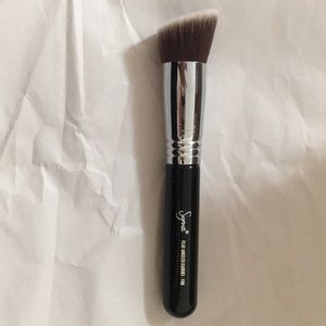 Sigma F88 angled kabuki brush